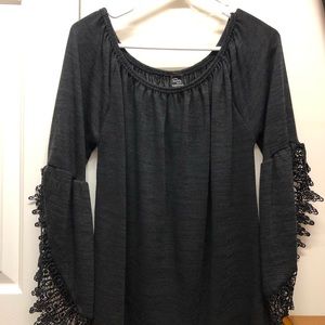 Black light weight Lace sleeve Tunic
